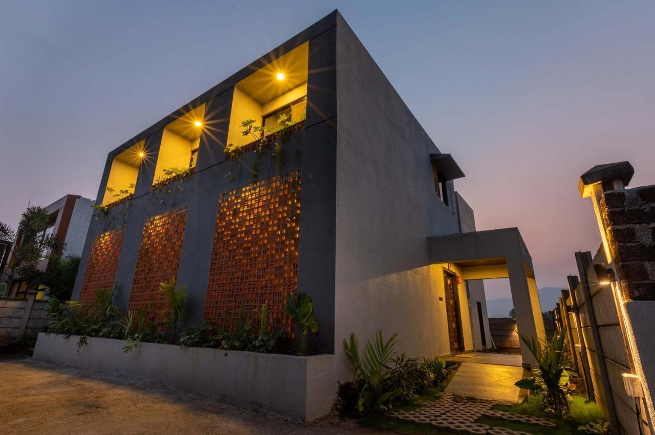 Two Villa By Stayvista With Infinity Pool, Farm & Mountain Views, Modern Interiors Karjat Exteriör bild