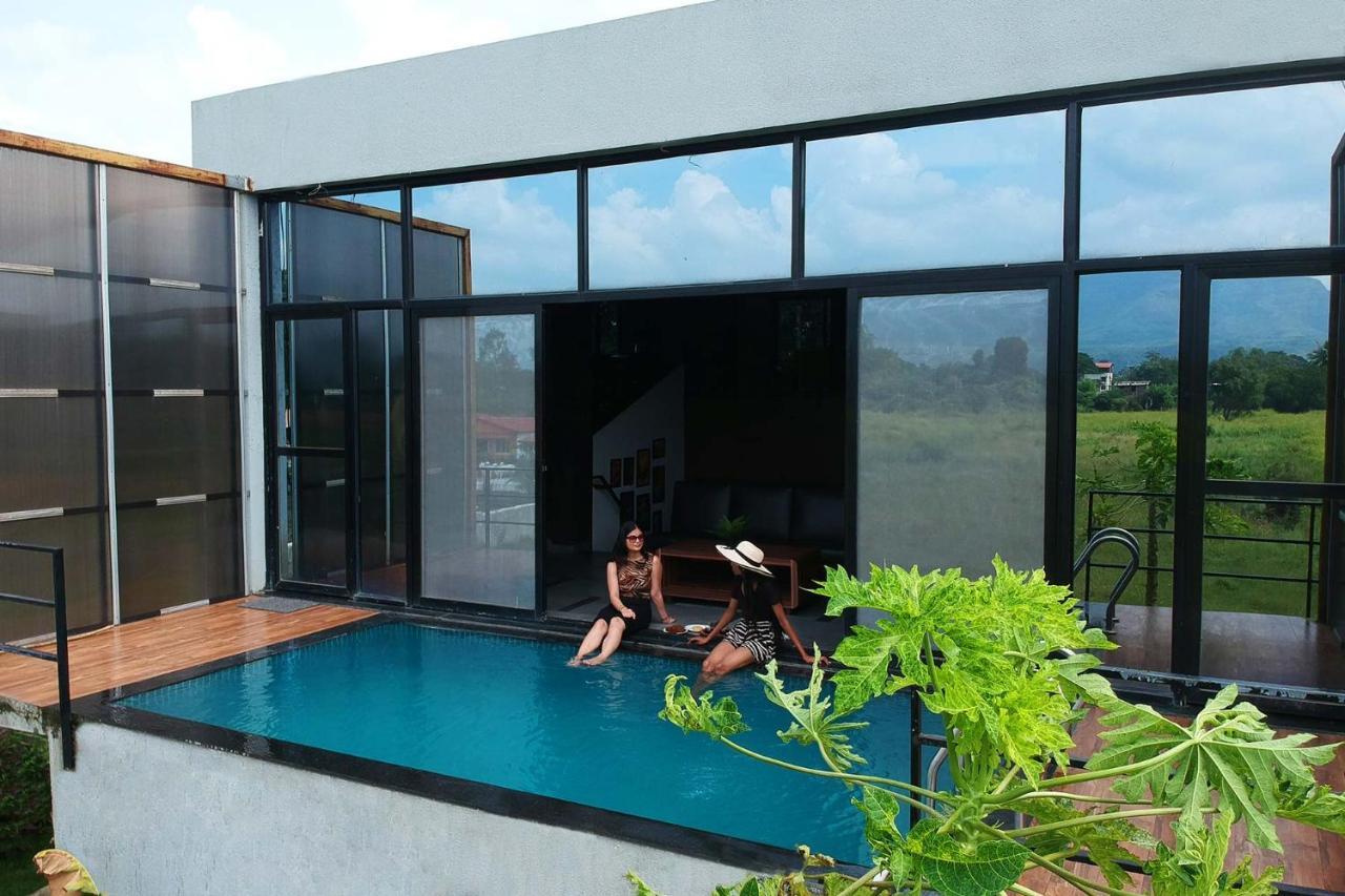 Two Villa By Stayvista With Infinity Pool, Farm & Mountain Views, Modern Interiors Karjat Exteriör bild